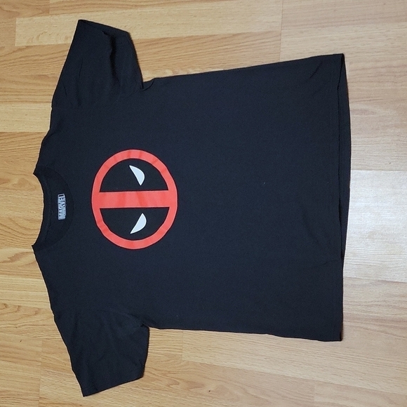 Marvel Deadpool men's large shirt EUC - Picture 1 of 4